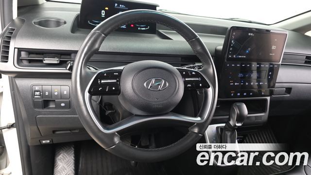 Hyundai Staria 2023 — photo 17