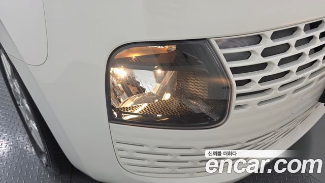 Hyundai Staria 2023 — photo 8