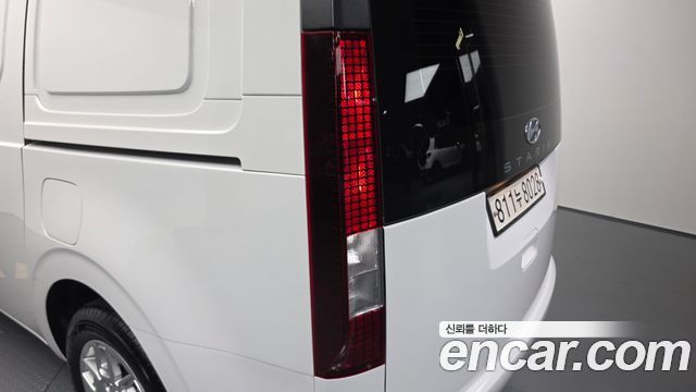 Hyundai Staria 2023 — photo 9