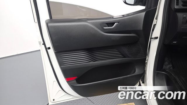 Hyundai Staria 2023 — photo 14