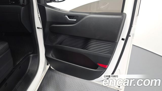 Hyundai Staria 2023 — photo 15