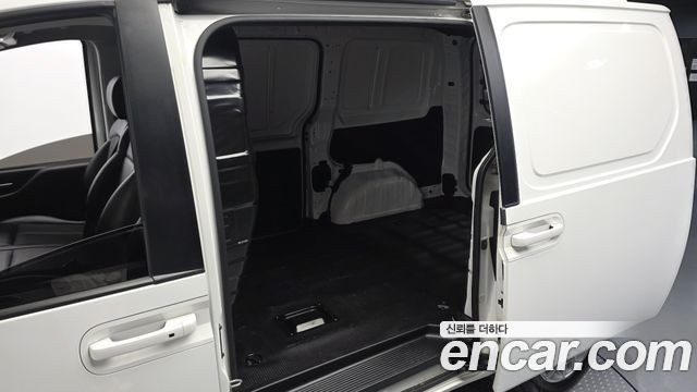 Hyundai Staria 2023 — photo 29