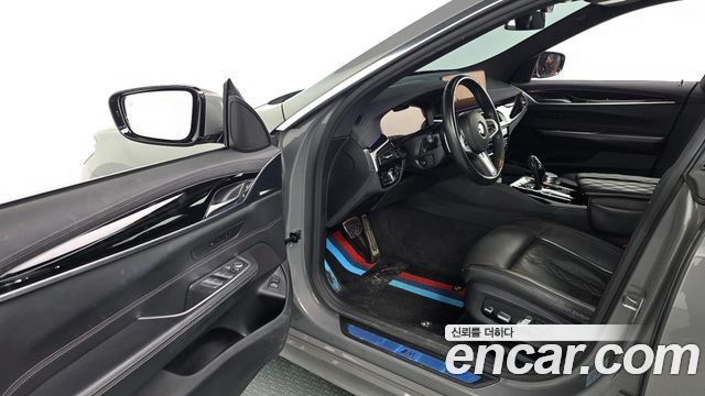 BMW Gran Turismo 2021 — photo 10