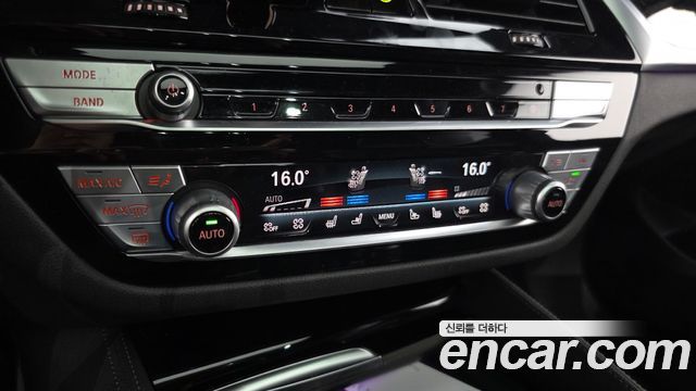 BMW Gran Turismo 2021 — photo 16