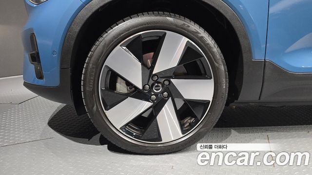 Volvo C40 2024 — photo 5