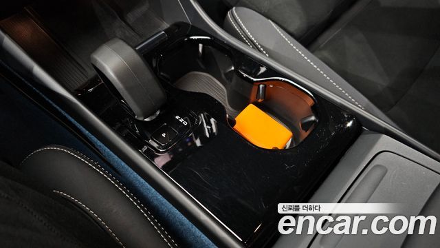 Volvo C40 2024 — photo 12