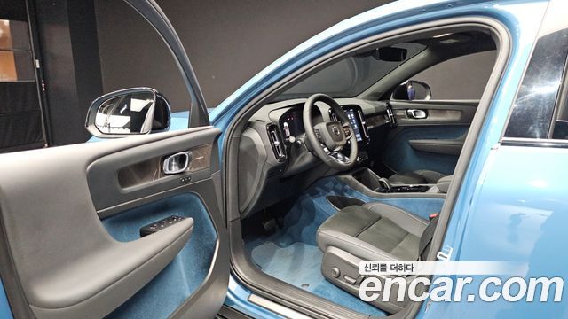Volvo C40 2024 — photo 13