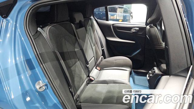 Volvo C40 2024 — photo 17