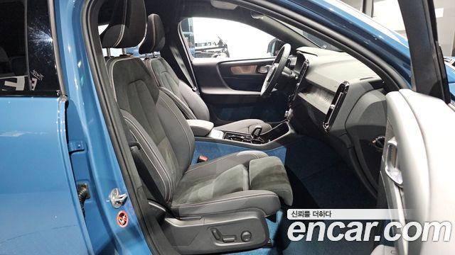 Volvo C40 2024 — photo 18