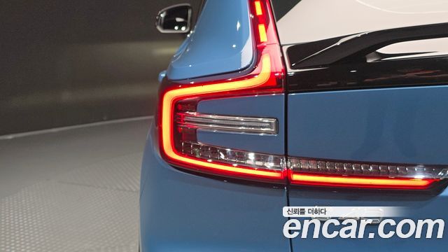 Volvo C40 2024 — photo 9