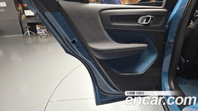 Volvo C40 2024 — photo 15