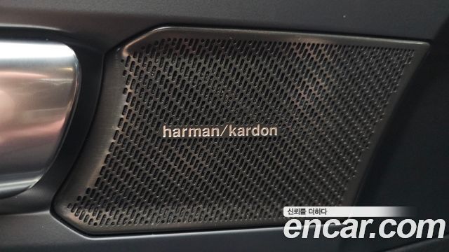 Volvo C40 2024 — photo 27