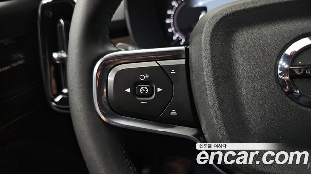 Volvo C40 2024 — photo 31