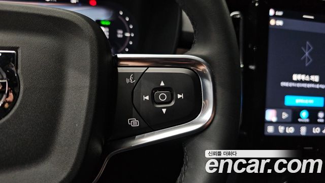 Volvo C40 2024 — photo 32