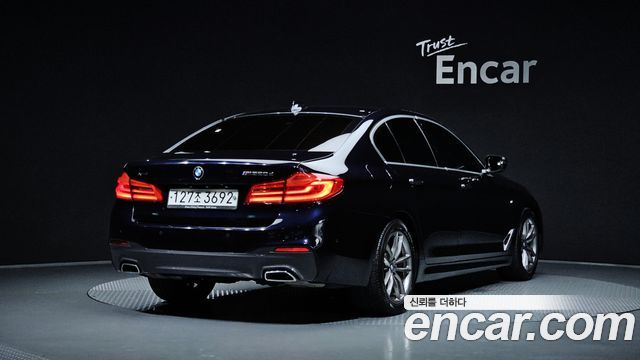 BMW 5-Series 2018 — photo 2