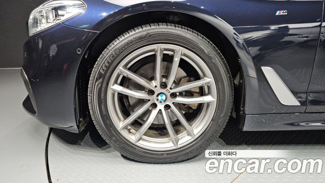 BMW 5-Series 2018 — photo 5