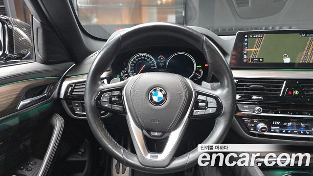 BMW 5-Series 2018 — photo 19