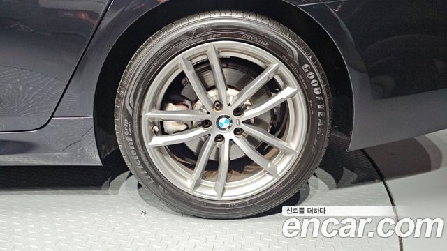 BMW 5-Series 2018 — photo 7