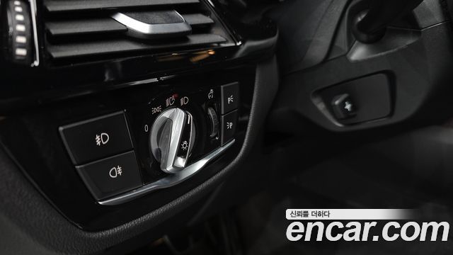 BMW 5-Series 2018 — photo 29