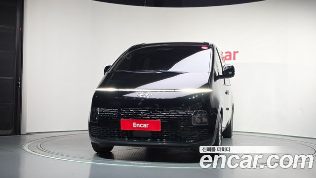 Hyundai Staria 2023 — photo 3