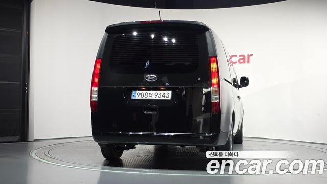 Hyundai Staria 2023 — photo 4