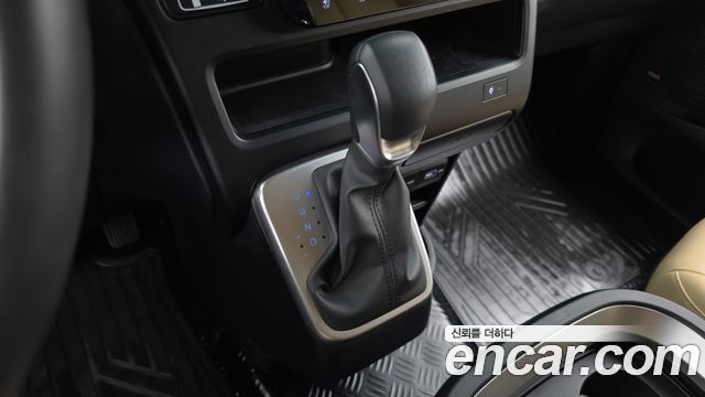 Hyundai Staria 2023 — photo 12