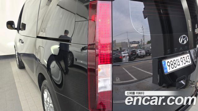 Hyundai Staria 2023 — photo 9
