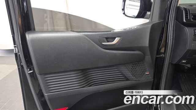 Hyundai Staria 2023 — photo 14
