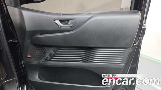 Hyundai Staria 2023 — photo 15