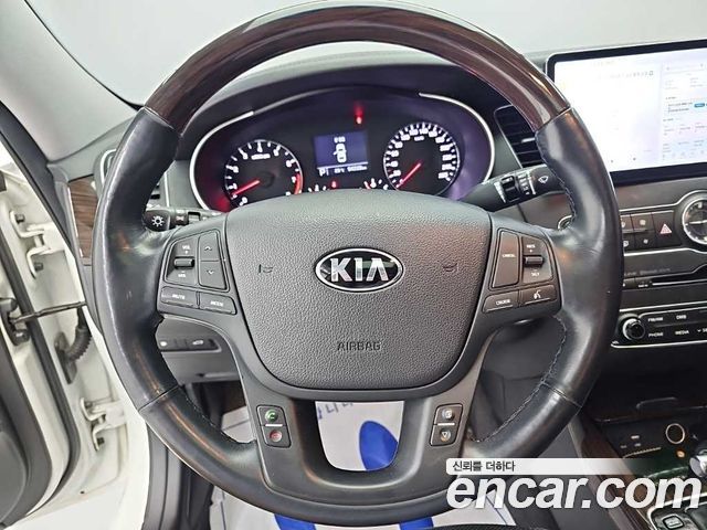 Kia K7 2016 — photo 9