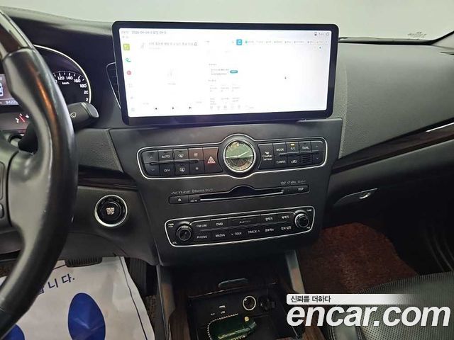 Kia K7 2016 — photo 10