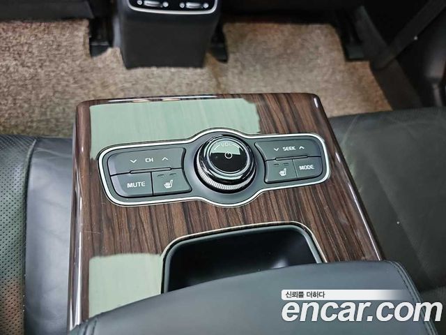 Kia K7 2016 — photo 13