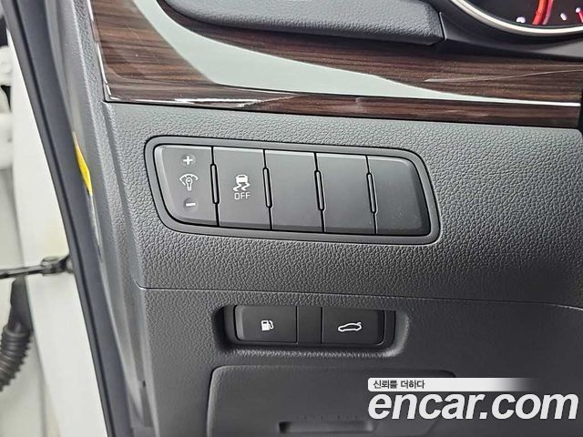 Kia K7 2016 — photo 19
