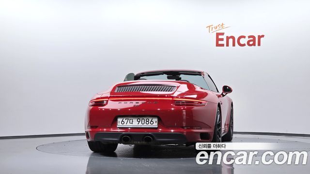 Porsche 911 2018 — photo 4