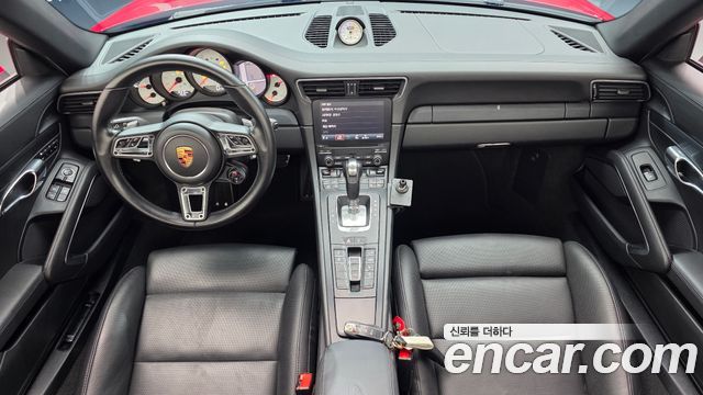 Porsche 911 2018 — photo 10