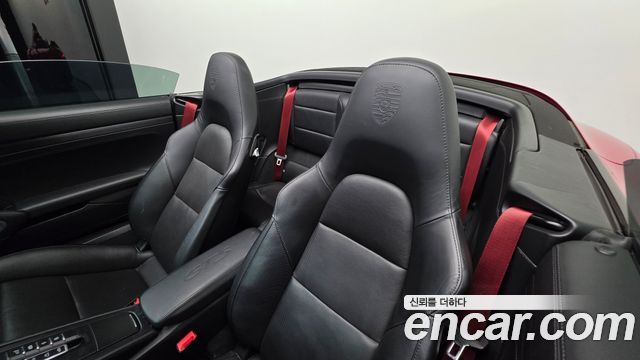 Porsche 911 2018 — photo 18
