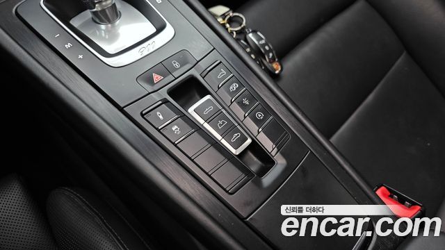 Porsche 911 2018 — photo 24