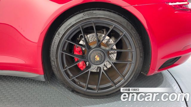 Porsche 911 2018 — photo 7