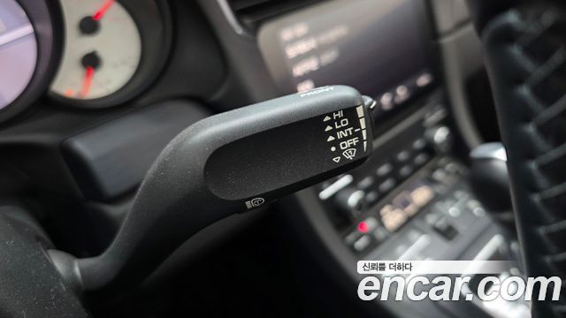 Porsche 911 2018 — photo 28