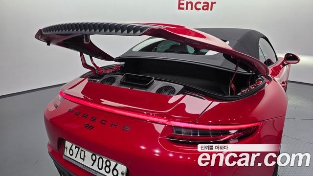 Porsche 911 2018 — photo 34