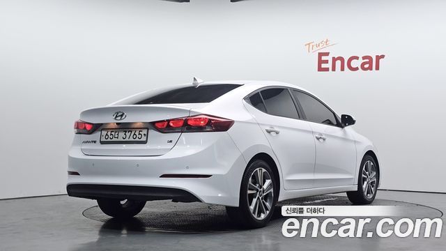 Hyundai AVANTE 2018 — photo 2