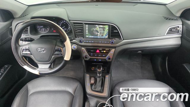 Hyundai AVANTE 2018 — photo 10