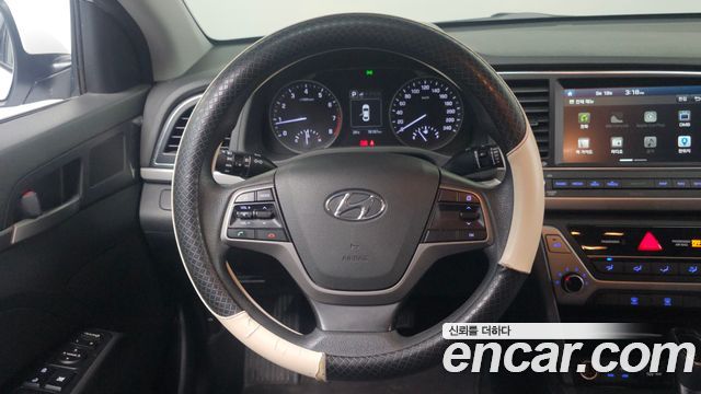 Hyundai AVANTE 2018 — photo 19