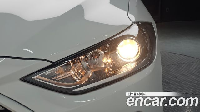 Hyundai AVANTE 2018 — photo 8