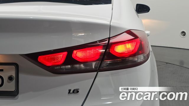 Hyundai AVANTE 2018 — photo 9