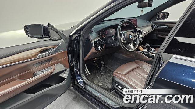 BMW Gran Turismo 2021 — photo 13
