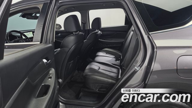 Hyundai Santafe 2023 — photo 17
