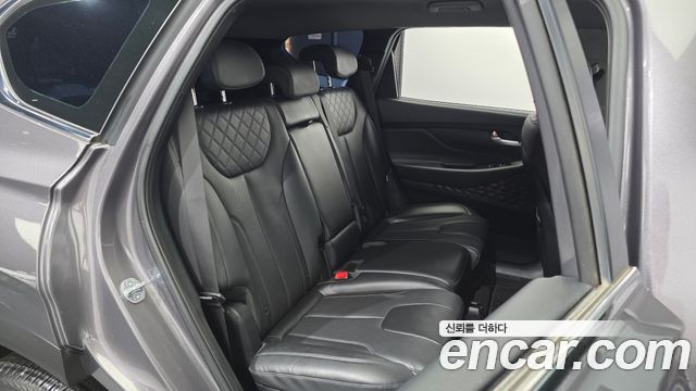Hyundai Santafe 2023 — photo 18