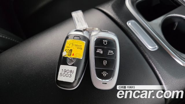 Hyundai Santafe 2023 — photo 22