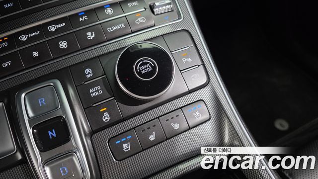 Hyundai Santafe 2023 — photo 32
